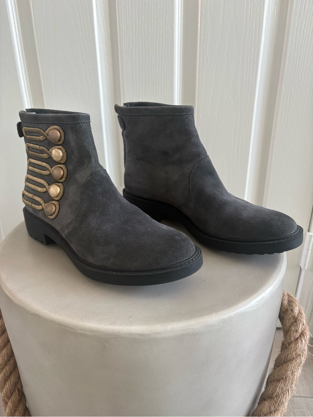 Linea Paolo | Tanzi Grey Suede Boots | sz 9 | Excellent Condition.
